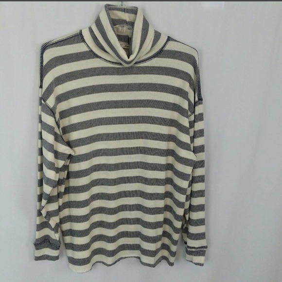 Free 832 Black & White Striped Turtleneck Sweater, Large, New Boutique Item - Picture 5 of 10